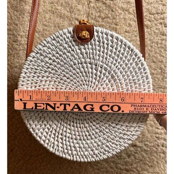 Handcrafted White Round Rattan Purse Leather Strap Crossbody Canteen‎ Boho Chic - Picture 11 of 14